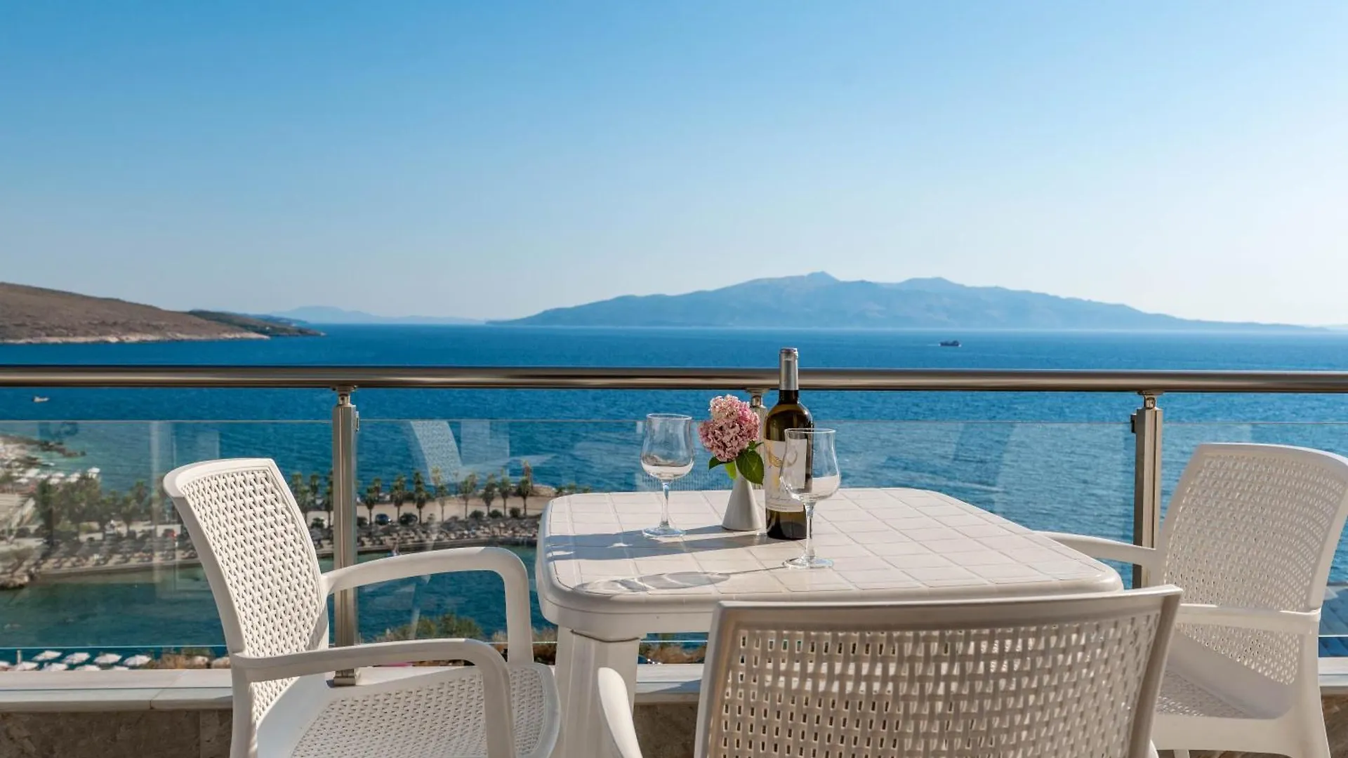 Playa Apartments ساراندا