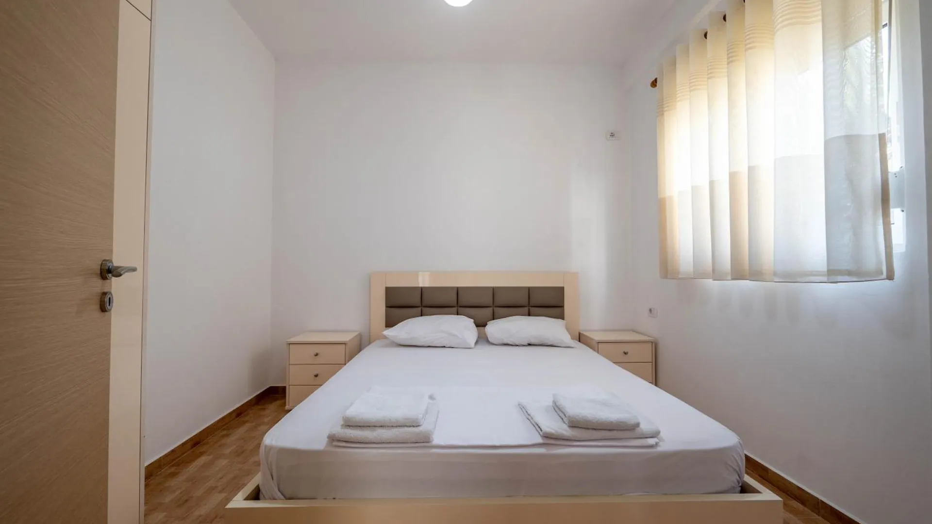 Playa Apartments ساراندا ألبانيا