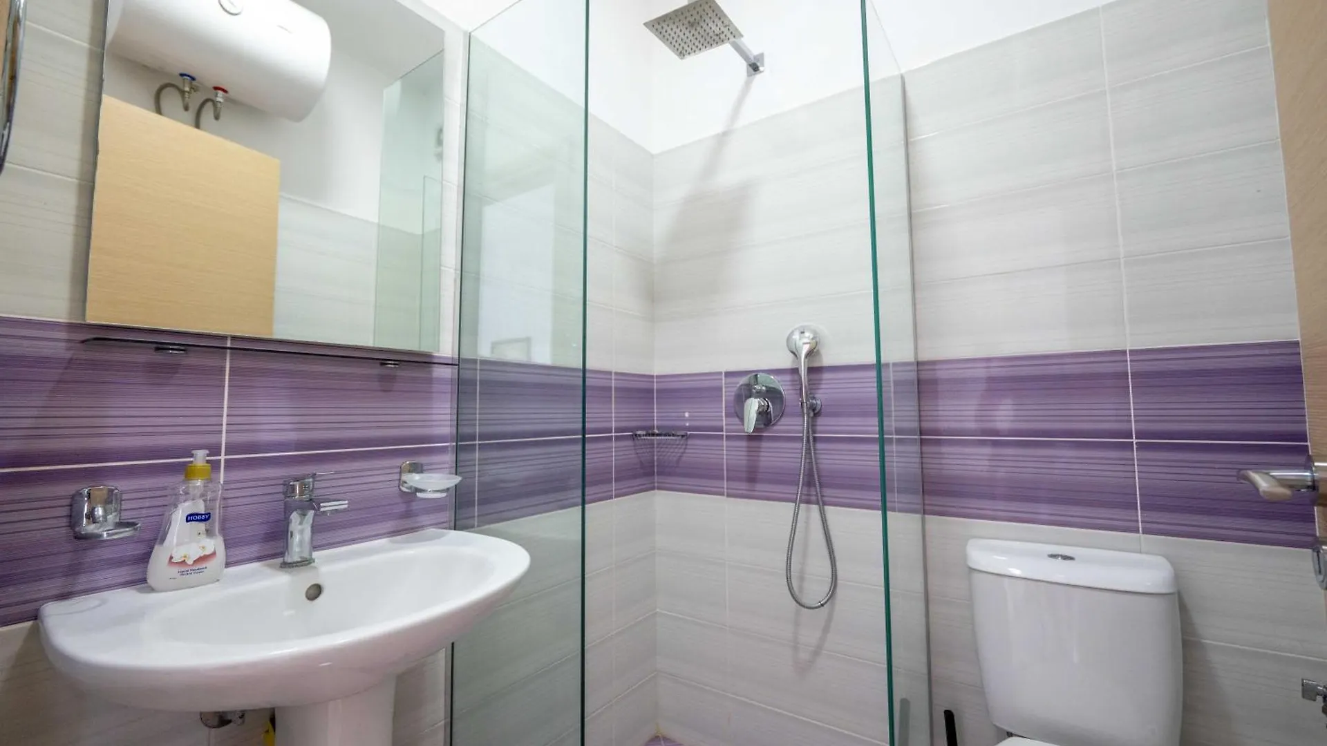 Playa Apartments ساراندا